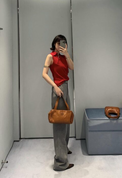 미우미우 슬리브리스 폴로 셔츠 레플리카 미러급 SA급 S급 고퀄리티 하이엔드 최상급 의류 [여성] 4