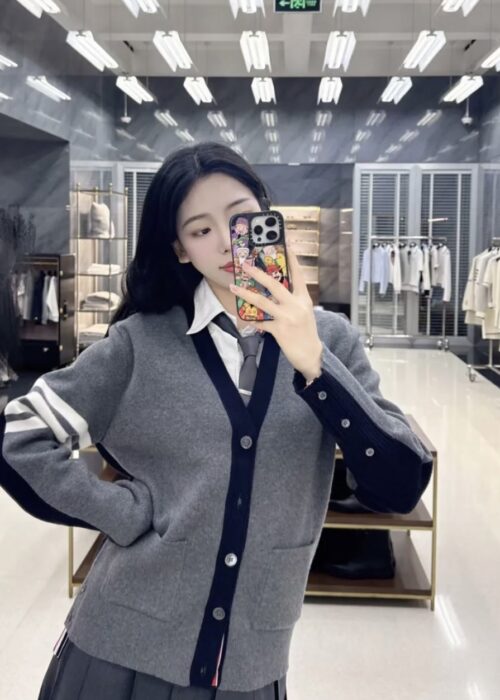 톰브라운 울 니트 가디건 레플리카 미러급 SA급 S급 고퀄리티 하이엔드 최상급 의류 [남성여성공용] 4