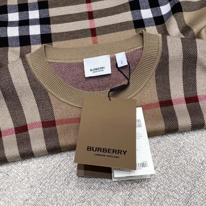 버버리 체크 베이지 반팔 티셔츠 레플리카 미러급 SA급 S급 고퀄리티 하이엔드 최상급 의류 [남성여성공용] 9