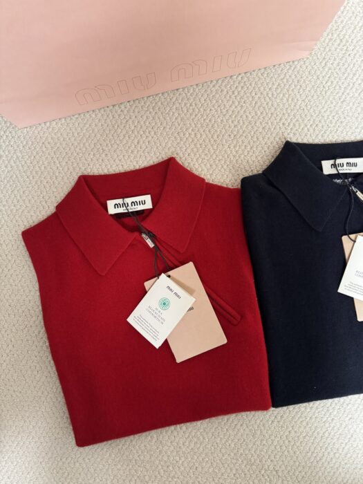 미우미우 슬리브리스 폴로 셔츠 레플리카 미러급 SA급 S급 고퀄리티 하이엔드 최상급 의류 [여성] 12
