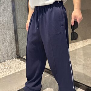 구찌 엠보 모노그램 단색 운동 팬츠 블루 레플리카 미러급 SA급 S급 고퀄리티 하이엔드 최상급 의류 [남성]