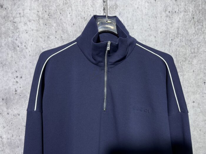 구찌 엠보 모노그램 단색 반지퍼 맨투맨 블루 레플리카 미러급 SA급 S급 고퀄리티 하이엔드 최상급 의류 [남성여성공용] 6