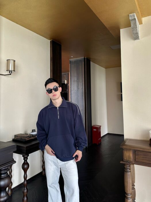 구찌 엠보 모노그램 단색 반지퍼 맨투맨 블루 레플리카 미러급 SA급 S급 고퀄리티 하이엔드 최상급 의류 [남성여성공용] 2