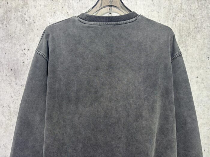 구찌 모노그램 패치 워싱 맨투맨 그레이 레플리카 미러급 SA급 S급 고퀄리티 하이엔드 최상급 의류 [남성여성공용] 7