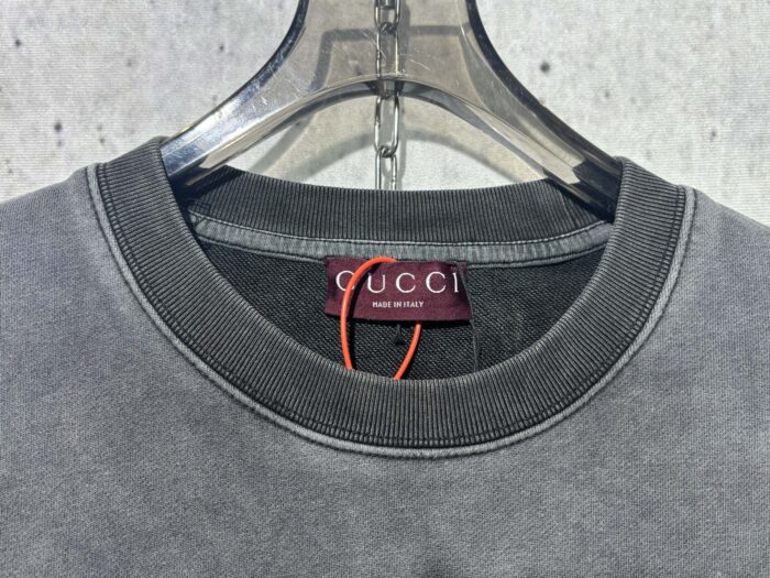 구찌 모노그램 패치 워싱 맨투맨 그레이 레플리카 미러급 SA급 S급 고퀄리티 하이엔드 최상급 의류 [남성여성공용] 10