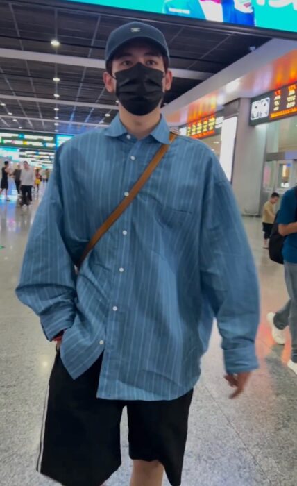 아크네스튜디오 캐쥬얼 스트라이프 긴팔 셔츠 블루 레플리카 미러급 SA급 S급 고퀄리티 하이엔드 최상급 의류 [남성] 2