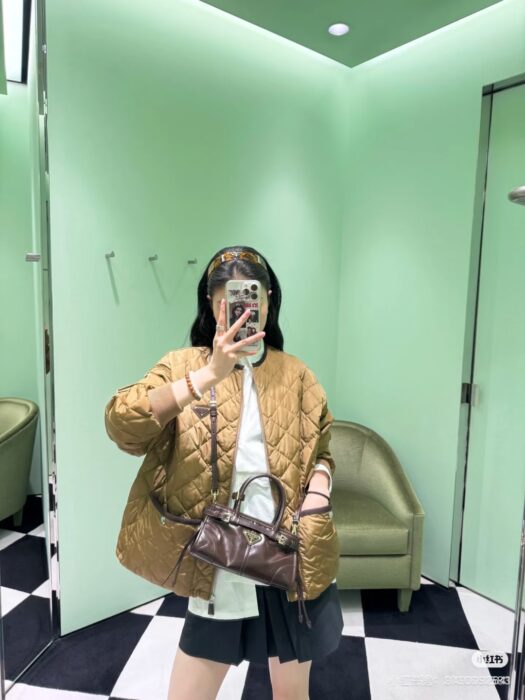 프라다 카라멜 체크 라운드 패딩 코트 레플리카 미러급 SA급 S급 고퀄리티 하이엔드 최상급 의류 [여성] 19