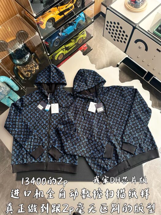 루이비통 올 오버 블루 로고 후드집업 블루 블랙 레플리카 미러급 SA급 S급 고퀄리티 하이엔드 최상급 의류 [남성여성공용] 5