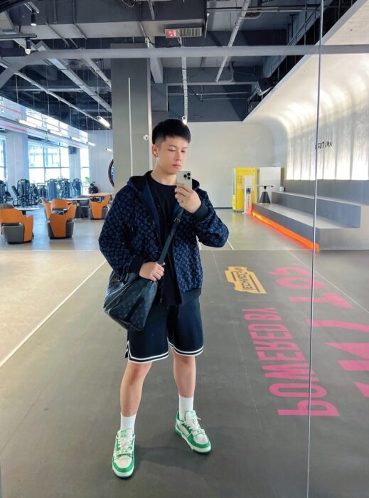 루이비통 올 오버 블루 로고 후드집업 블루 블랙 레플리카 미러급 SA급 S급 고퀄리티 하이엔드 최상급 의류 [남성여성공용]