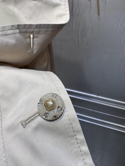 샤넬 뉴 카키 숏 더블브레스트 버드 트렌치 코트 레플리카 미러급 SA급 S급 고퀄리티 하이엔드 최상급 의류 [여성] 9