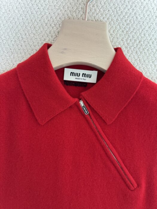 미우미우 슬리브리스 폴로 셔츠 레플리카 미러급 SA급 S급 고퀄리티 하이엔드 최상급 의류 [여성] 10