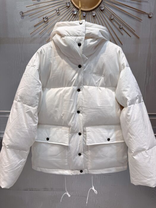 프라다 화이트 후드 다운 자켓 레플리카 미러급 SA급 S급 고퀄리티 하이엔드 최상급 의류 [여성] 2