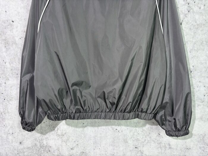 미우미우 모노그램 패치 바람막이 은회색 레플리카 미러급 SA급 S급 고퀄리티 하이엔드 최상급 의류 [남성여성공용] 8