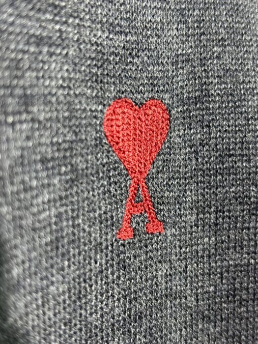 아미 레드 로고 자수 니트 다크 그레이 레플리카 미러급 SA급 S급 고퀄리티 하이엔드 최상급 의류 [남성여성공용] 12