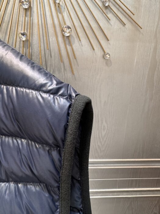 미우미우 라이트 퐁제 다운 베스트 레플리카 미러급 SA급 S급 고퀄리티 하이엔드 최상급 의류 [여성] 7