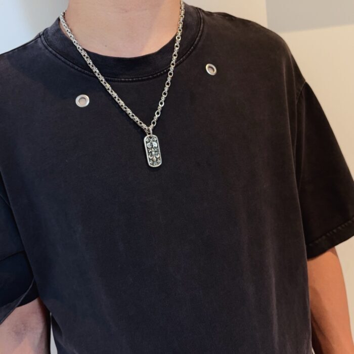 크롬하츠 십자가 플라워 각인 펜던트 목걸이 레플리카 미러급 SA급 S급 고퀄리티 최상급 하이엔드 악세사리 [남성여성공용]