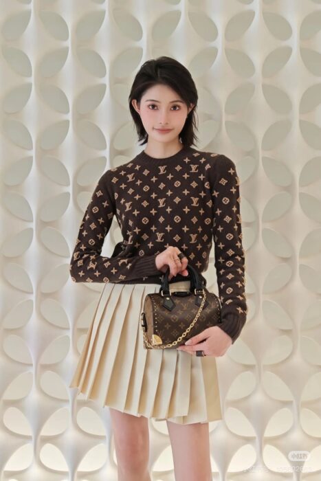 루이비통 3D 모노그램 니트 풀오버 레플리카 미러급 SA급 S급 고퀄리티 하이엔드 최상급 의류 [여성] 2