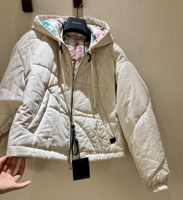 루이비통 퀼티드 모노그램 플라워 자켓 레플리카 미러급 SA급 S급 고퀄리티 하이엔드 최상급 의류 [여성] 14