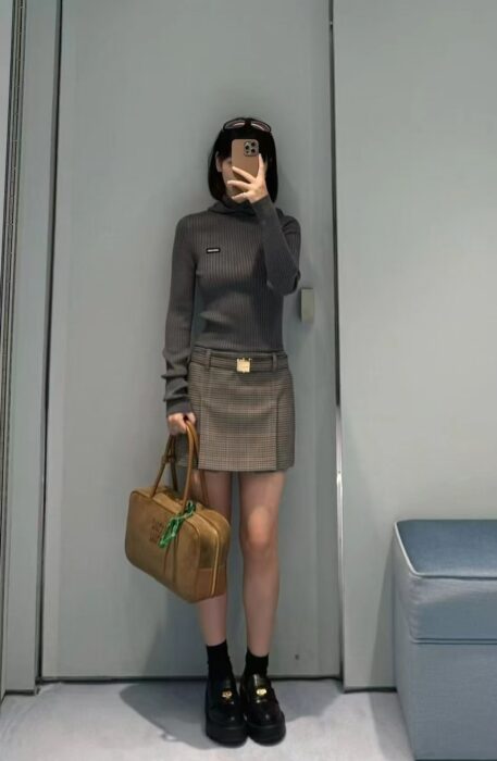 미우미우 울 터틀넥 스웨터 레플리카 미러급 SA급 S급 고퀄리티 하이엔드 최상급 의류 [여성] 3