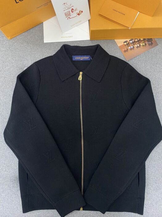 루이비통 LV 엠보스드 테크니컬 울 블루종 레플리카 미러급 SA급 S급 고퀄리티 하이엔드 최상급 의류 [여성] 18