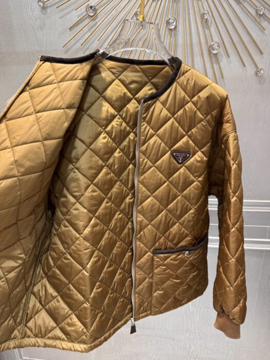 프라다 카라멜 체크 라운드 패딩 코트 레플리카 미러급 SA급 S급 고퀄리티 하이엔드 최상급 의류 [여성] 4