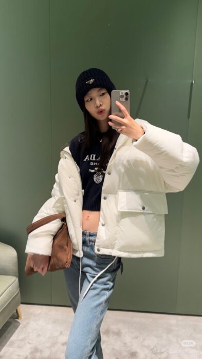 프라다 화이트 후드 다운 자켓 레플리카 미러급 SA급 S급 고퀄리티 하이엔드 최상급 의류 [여성] 11