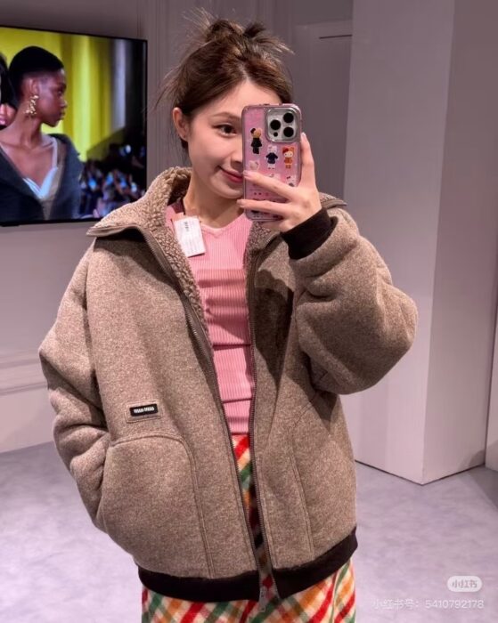 미우미우 코튼 플리스 집업 블루종 자켓 레플리카 미러급 SA급 S급 고퀄리티 하이엔드 최상급 의류 [여성] 17