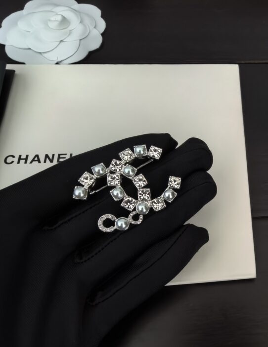 샤넬 진주 큐빅 이음 CC로고 브로치 레플리카 미러급 SA급 S급 고퀄리티 최상급 하이엔드 악세사리 [여성] 2