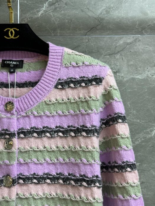 샤넬 스트라이프 가디건 레플리카 미러급 SA급 S급 고퀄리티 하이엔드 최상급 의류 [여성] 4