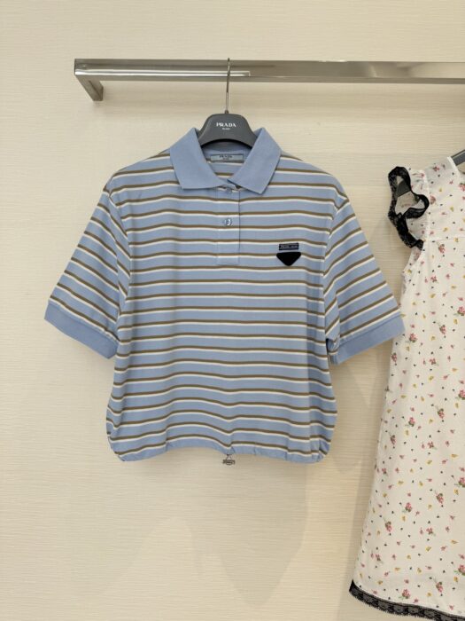 프라다 크롭 스트라이프 피케 폴로 셔츠 레플리카 미러급 SA급 S급 고퀄리티 하이엔드 최상급 의류 [여성] 26