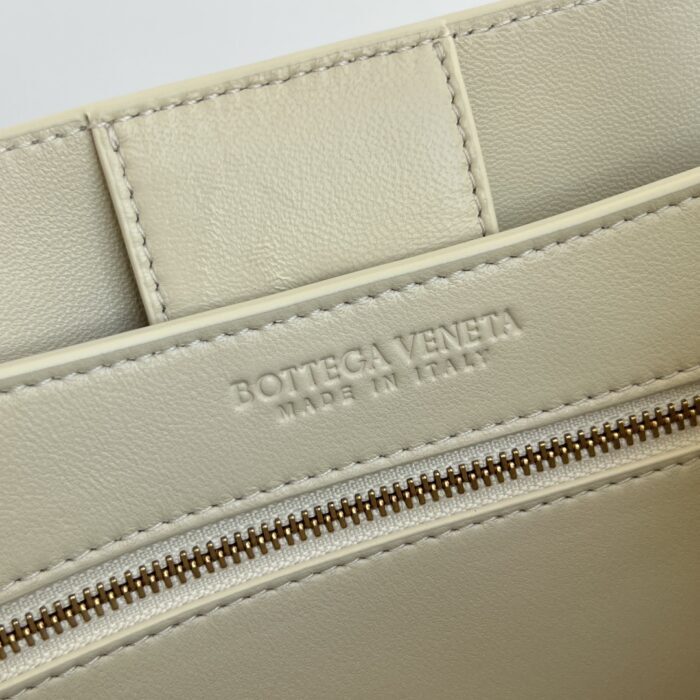 보테가베네타 스몰 안디아모 씨 솔트 내추럴 827479 크로스백 핸드백 토트백 레플리카 미러급 SA급 S급 고퀄리티 최상급 하이엔드 가방 [여성] 10