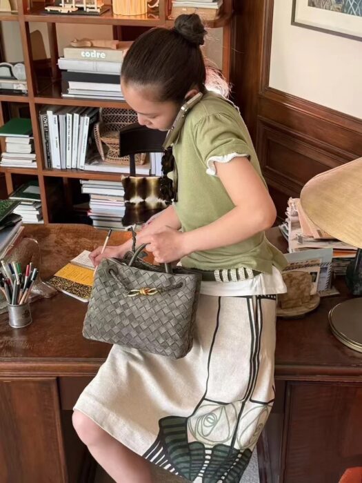 보테가베네타 스몰 안디아모 743568 올리브 스웨이드 핸드백 토트백 레플리카 미러급 SA급 S급 고퀄리티 최상급 하이엔드 가방 [여성] 2