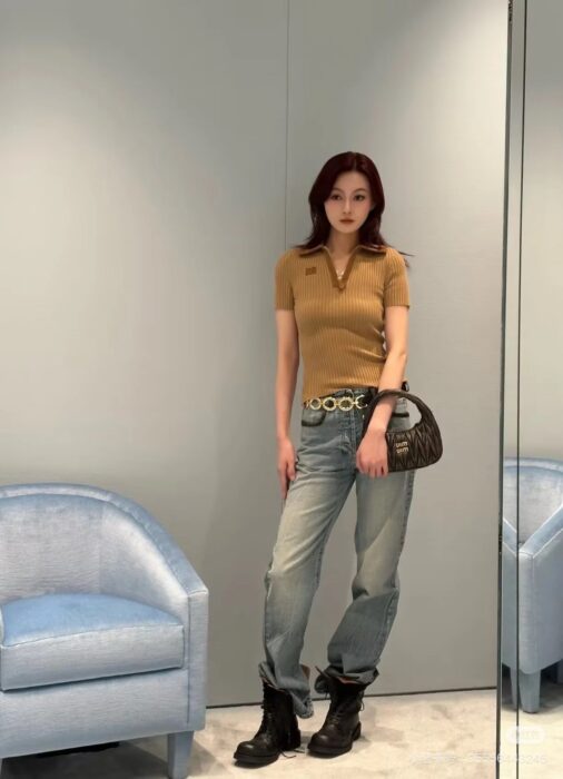 미우미우 리브드 니트 캐시미어 폴로 스웨터 레플리카 미러급 SA급 S급 고퀄리티 하이엔드 최상급 의류 [여성] 7