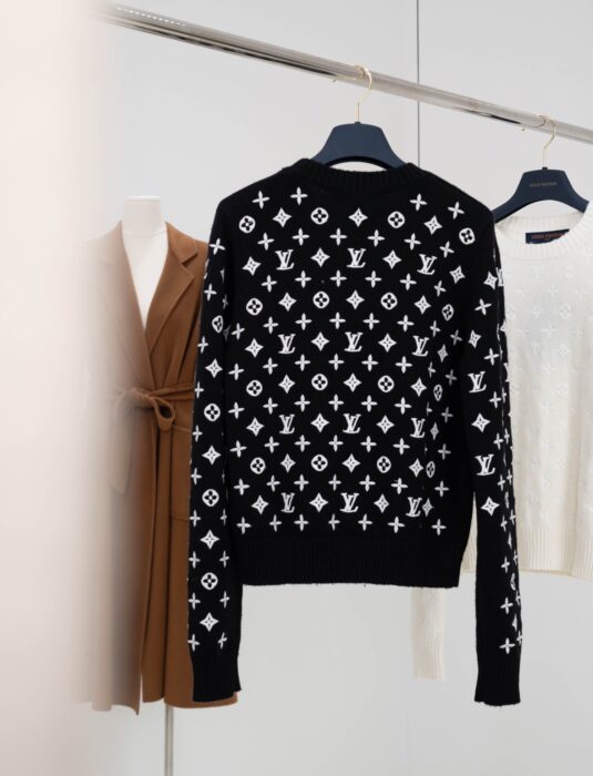 루이비통 모노그램 니트 스웨터 레플리카 미러급 SA급 S급 고퀄리티 하이엔드 최상급 의류 [여성] 13