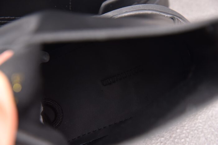 발렌시아가 퍼리 슬라이드 (한 사이즈 크게나옴) 레플리카 미러급 SA급 S급 고퀄리티 최상급 하이엔드 신발 [남성여성공용] 9