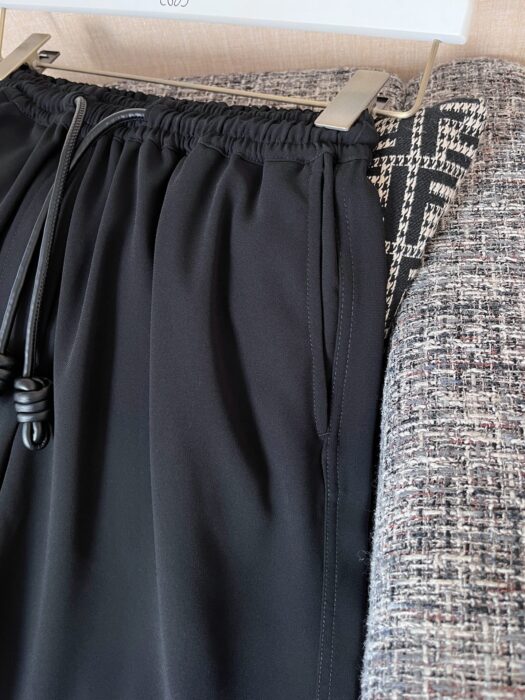 로에베 스트레치 비스코스 소재의 크롭 팬츠 레플리카 미러급 SA급 S급 고퀄리티 하이엔드 최상급 의류 [여성] 9