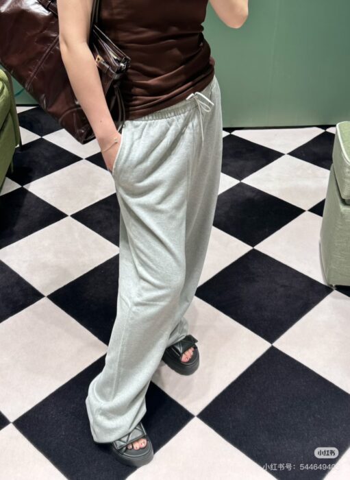 프라다 코튼 크루넥 스웨터, 조거 팬츠 레플리카 미러급 SA급 S급 고퀄리티 하이엔드 최상급 의류 [여성] 21