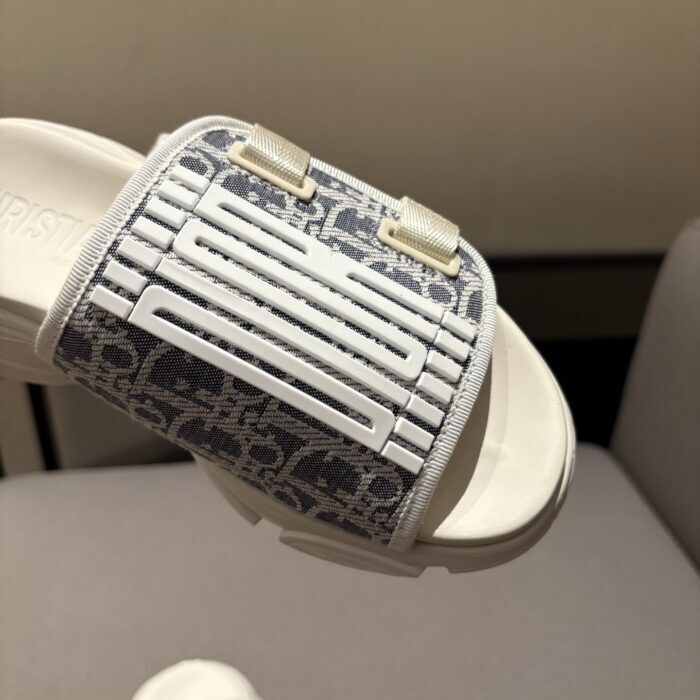 디올 D 완더 뮬 슬리퍼 샌들 화이트 슬리퍼 레플리카 미러급 SA급 S급 고퀄리티 최상급 하이엔드 신발 [여성] 9