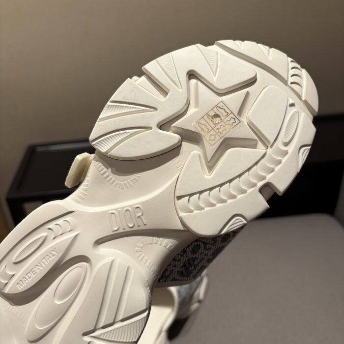 디올 D 완더 뮬 슬리퍼 샌들 화이트 슬리퍼 레플리카 미러급 SA급 S급 고퀄리티 최상급 하이엔드 신발 [여성] 11