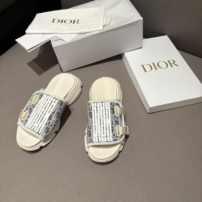 디올 D 완더 뮬 슬리퍼 샌들 화이트 슬리퍼 레플리카 미러급 SA급 S급 고퀄리티 최상급 하이엔드 신발 [여성]