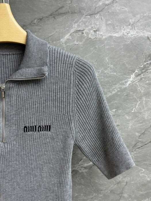 미우미우 코튼 하프 지퍼 스웨터 레플리카 미러급 SA급 S급 고퀄리티 하이엔드 최상급 의류 [여성] 10