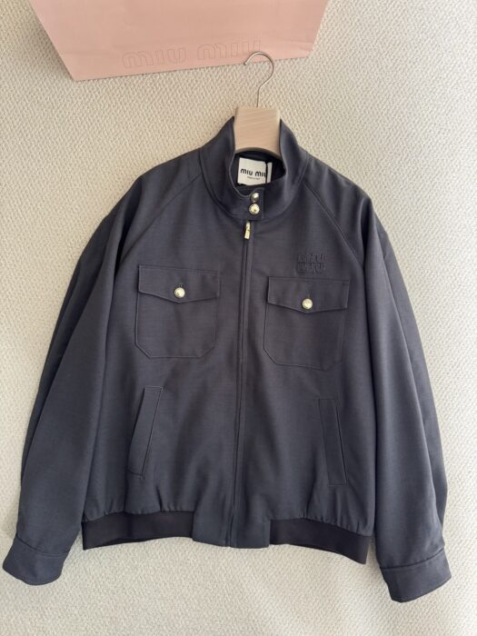 미우미우 로고 자수 골지 니트 재킷 레플리카 미러급 SA급 S급 고퀄리티 하이엔드 최상급 의류 [여성] 11