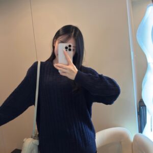 프라다 뒷면 삼각로고 순색 자카드 니트 네이비 레플리카 미러급 SA급 S급 고퀄리티 하이엔드 최상급 의류 [남성여성공용]