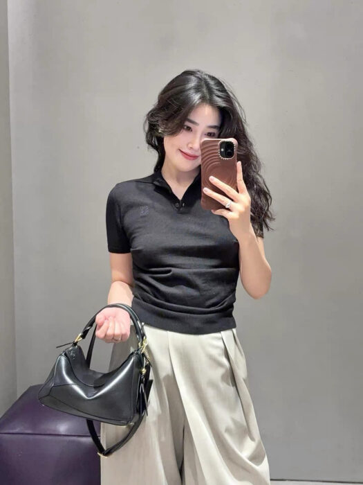 로에베 반팔 폴로 스웨터 레플리카 미러급 SA급 S급 고퀄리티 하이엔드 최상급 의류 [여성] 2