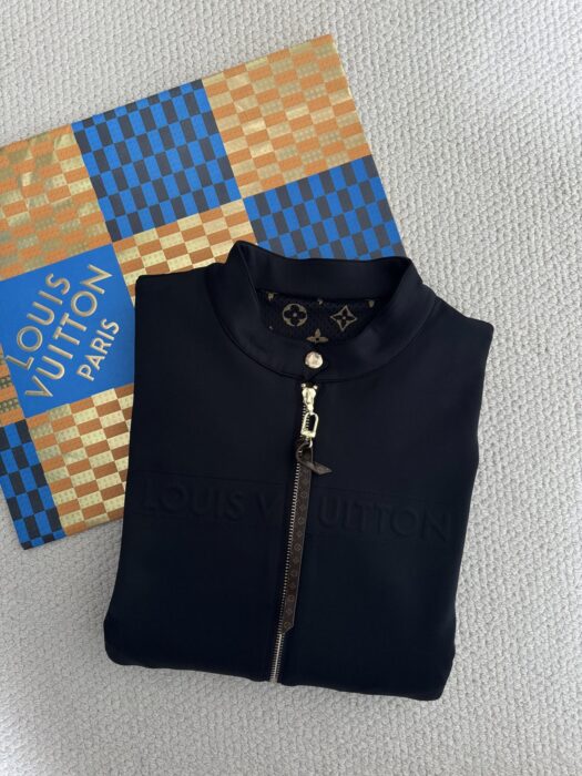 루이비통 봄버 자켓 레플리카 미러급 SA급 S급 고퀄리티 하이엔드 최상급 의류 [여성] 15