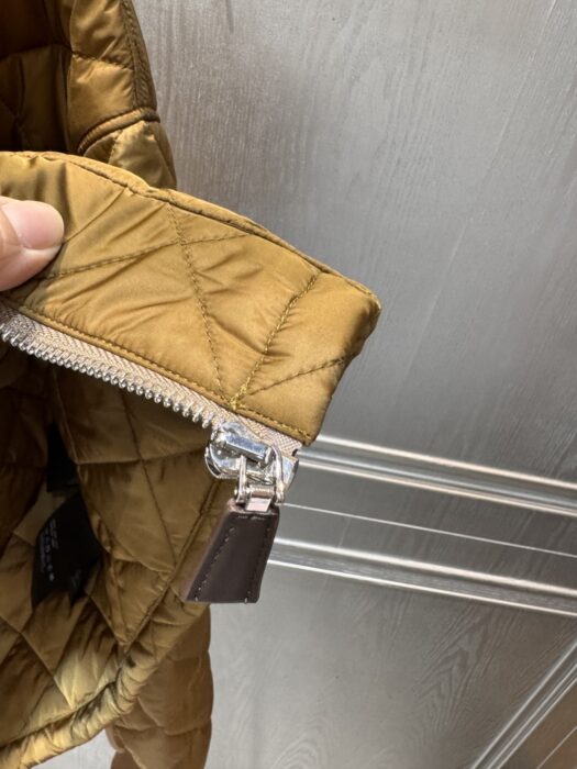 프라다 카라멜 체크 라운드 패딩 코트 레플리카 미러급 SA급 S급 고퀄리티 하이엔드 최상급 의류 [여성] 9