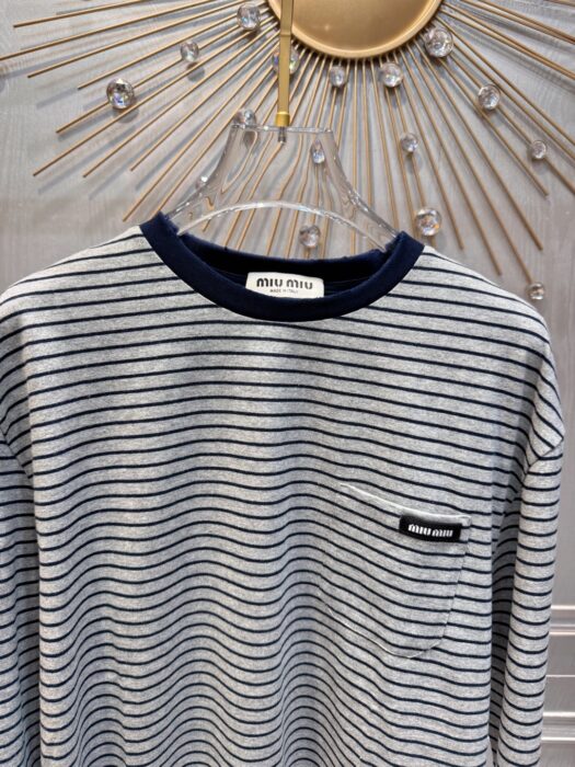 미우미우 그레이 블루 티셔츠 레플리카 미러급 SA급 S급 고퀄리티 하이엔드 최상급 의류 [여성] 4
