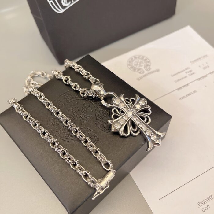 크롬하츠 큐빅 십자가 펜던트 목걸이 실버 레플리카 미러급 SA급 S급 고퀄리티 최상급 하이엔드 악세사리 [남성여성공용]