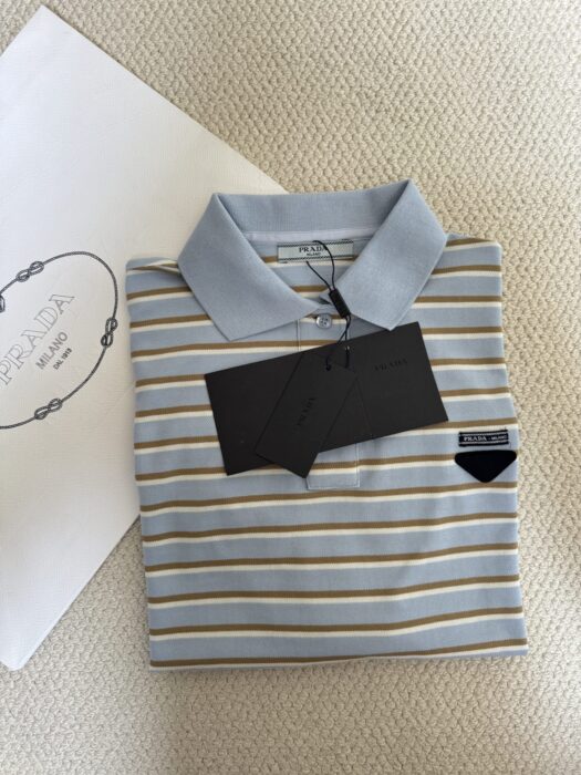 프라다 크롭 스트라이프 피케 폴로 셔츠 레플리카 미러급 SA급 S급 고퀄리티 하이엔드 최상급 의류 [여성] 32