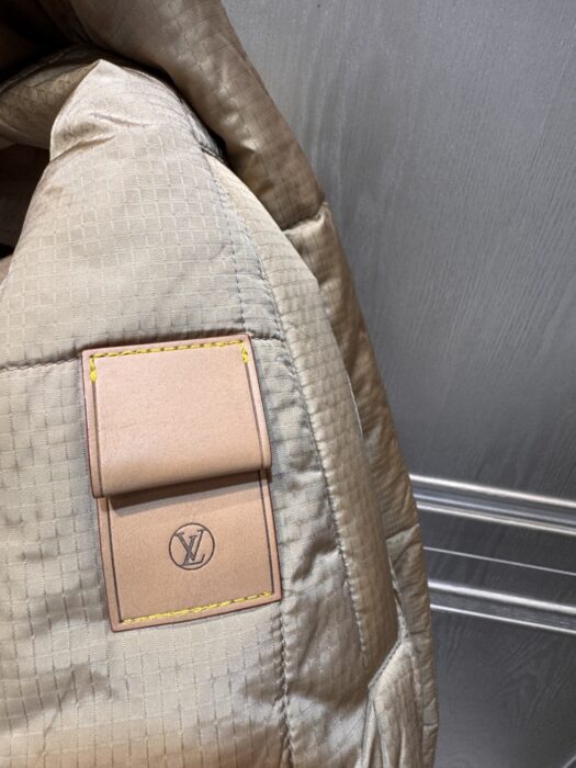 루이비통 후디드 퀼티드 립스톱 자켓 레플리카 미러급 SA급 S급 고퀄리티 하이엔드 최상급 의류 [여성] 8